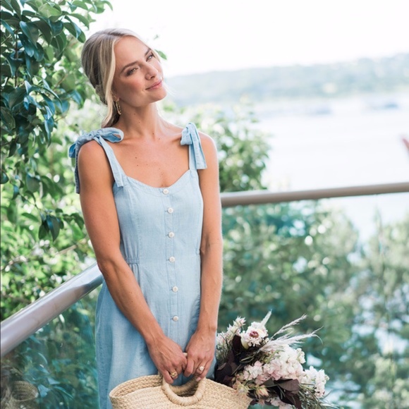 Madewell Dresses & Skirts - Madewell Denim Tie Strap Button Front Dress